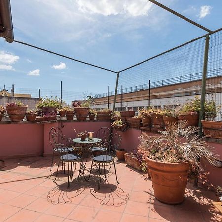 רומא Colosseo Stylish Penthouse מראה חיצוני תמונה